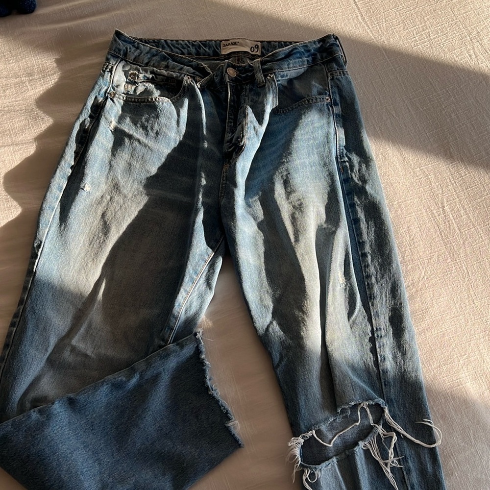 Garage Jeans straight leg mom fit mild distress size 9 light wash